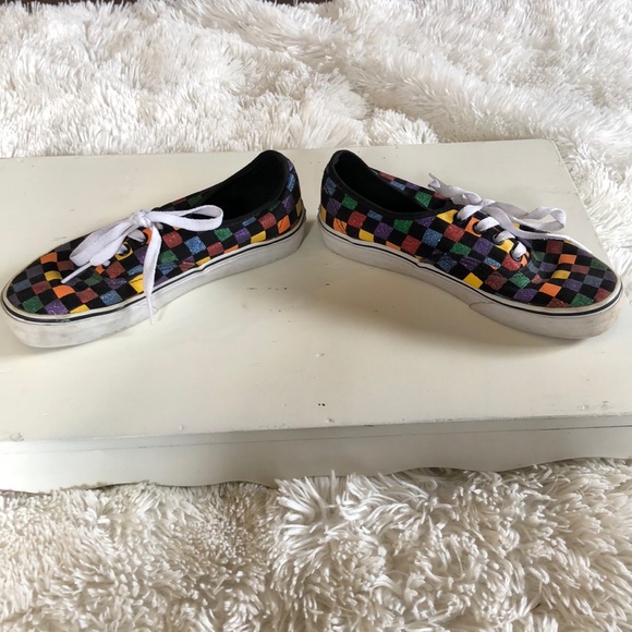 Vans - Picture 2 of 7